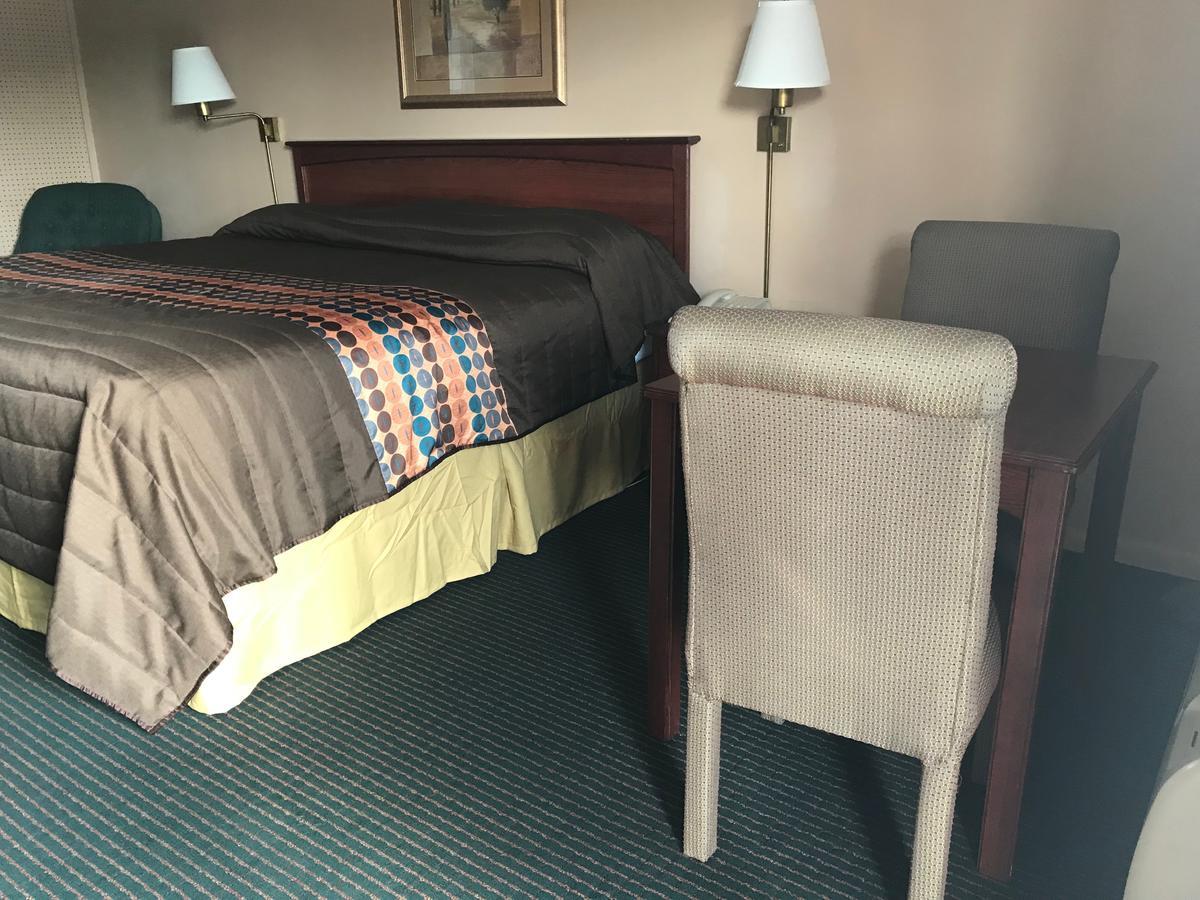 גדסדן Redwood Inn מראה חיצוני תמונה