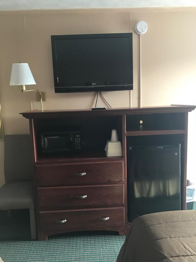 גדסדן Redwood Inn מראה חיצוני תמונה